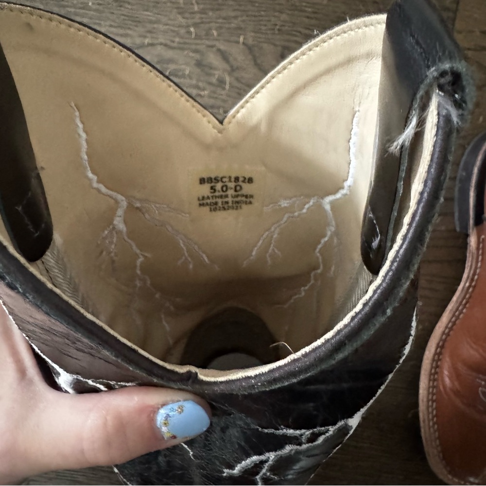 CODY JAMES YOUTH LIGHTENING WESTERN BOOTS
 Size 5 - Picture 12 of 13